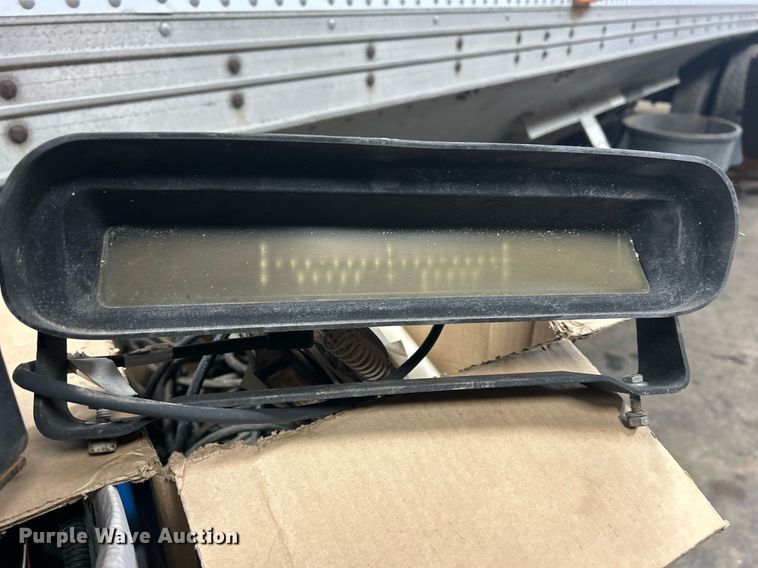 image for item DQ1071 New Leader L3020G  spreader