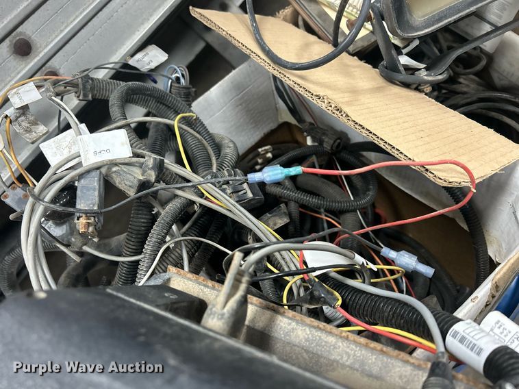 image for item DQ1071 New Leader L3020G  spreader