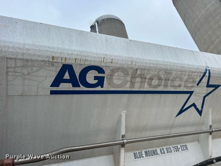 image for item DQ1071 New Leader L3020G  spreader