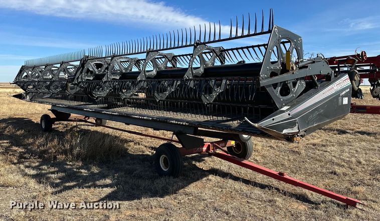 image for item DQ1545 2004 MacDon 973  draper head