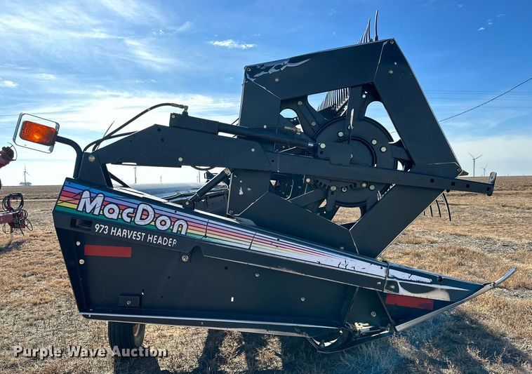 image for item DQ1545 2004 MacDon 973  draper head