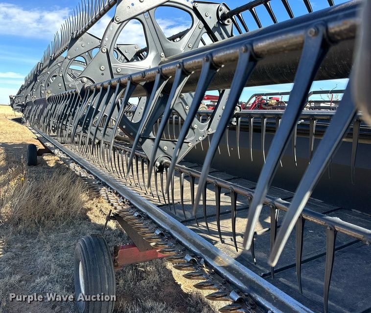 image for item DQ1545 2004 MacDon 973  draper head