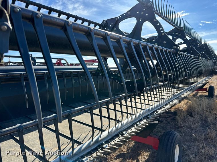 image for item DQ1545 2004 MacDon 973  draper head