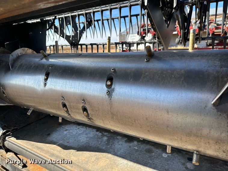 image for item DQ1545 2004 MacDon 973  draper head