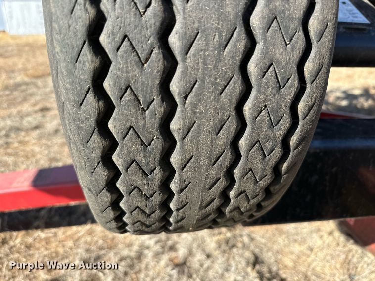 image for item DQ1545 2004 MacDon 973  draper head