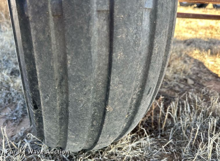 image for item DQ1545 2004 MacDon 973  draper head