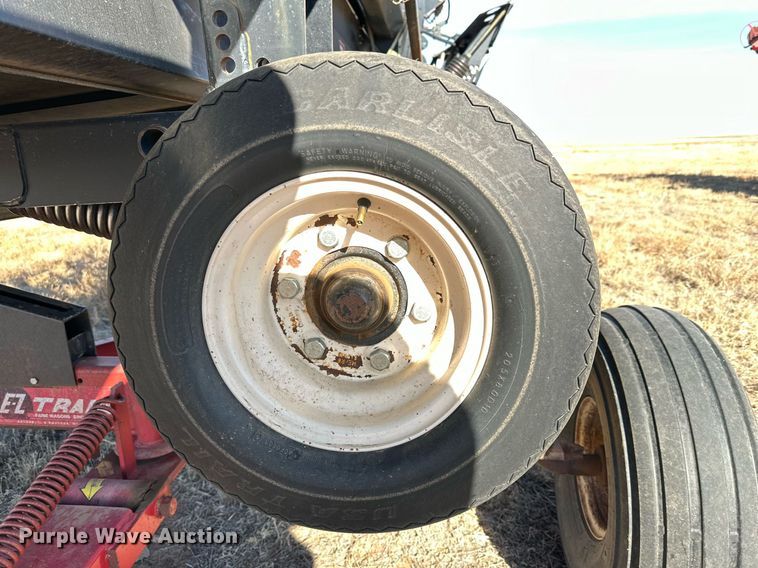 image for item DQ1545 2004 MacDon 973  draper head