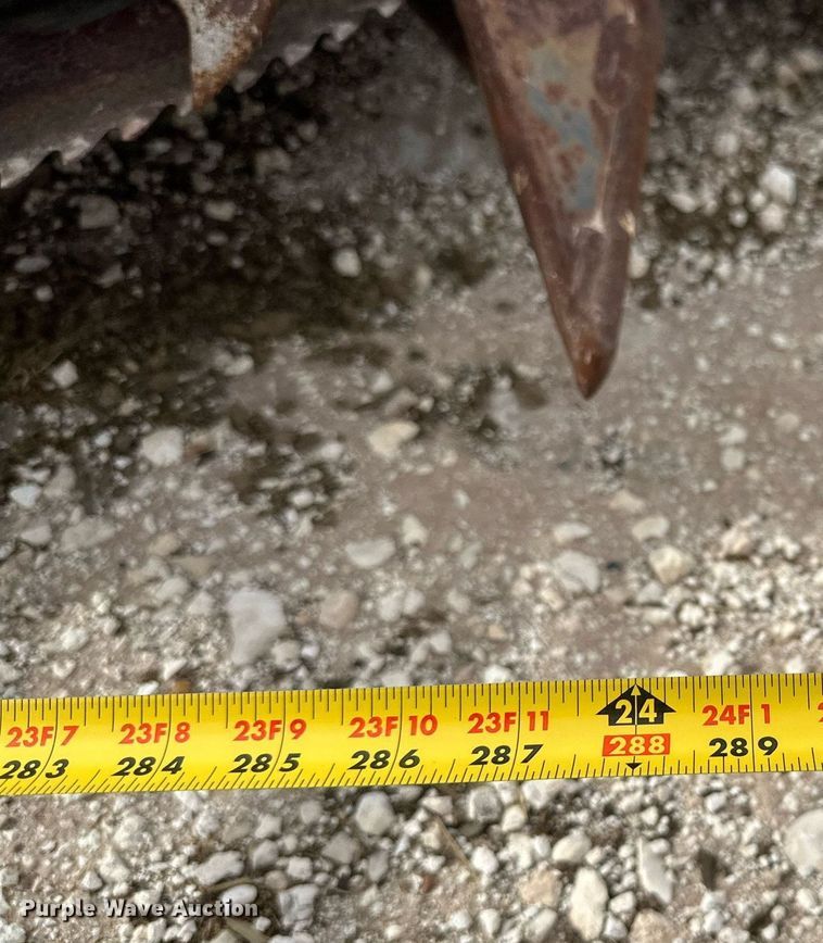 image for item DQ1547 2015 Claas 659  rotary forage head