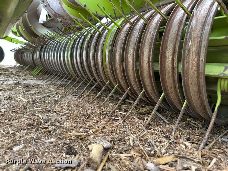 image for item DQ1548 2015 Claas 380 I35  pickup head