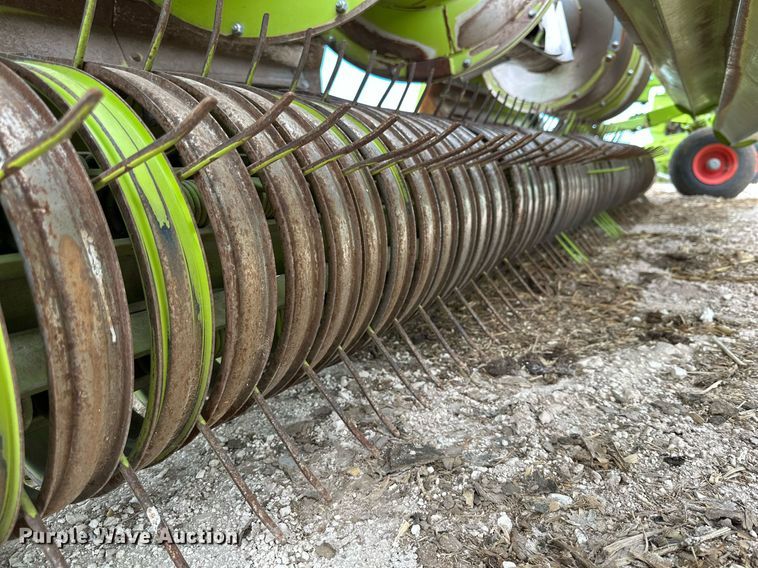 image for item DQ1548 2015 Claas 380 I35  pickup head