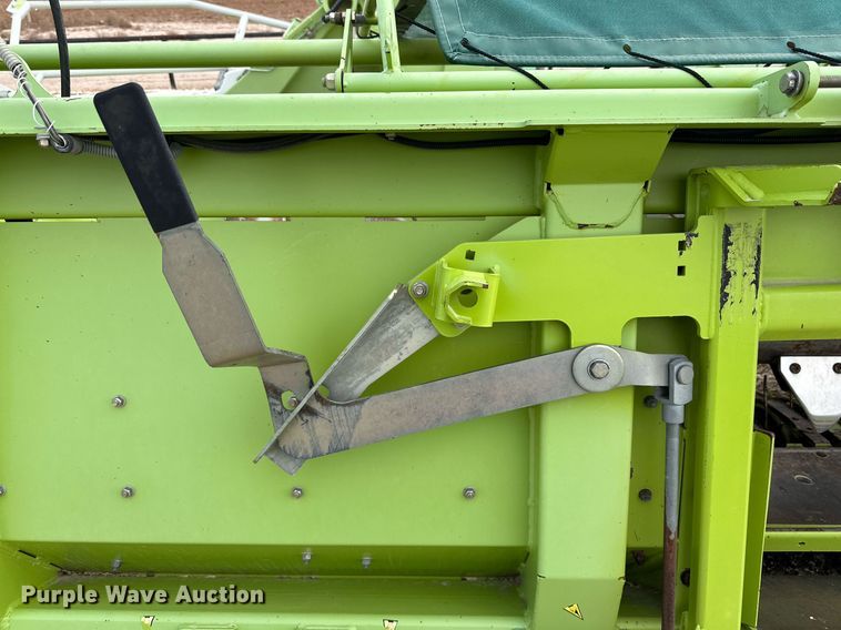 image for item DQ1548 2015 Claas 380 I35  pickup head