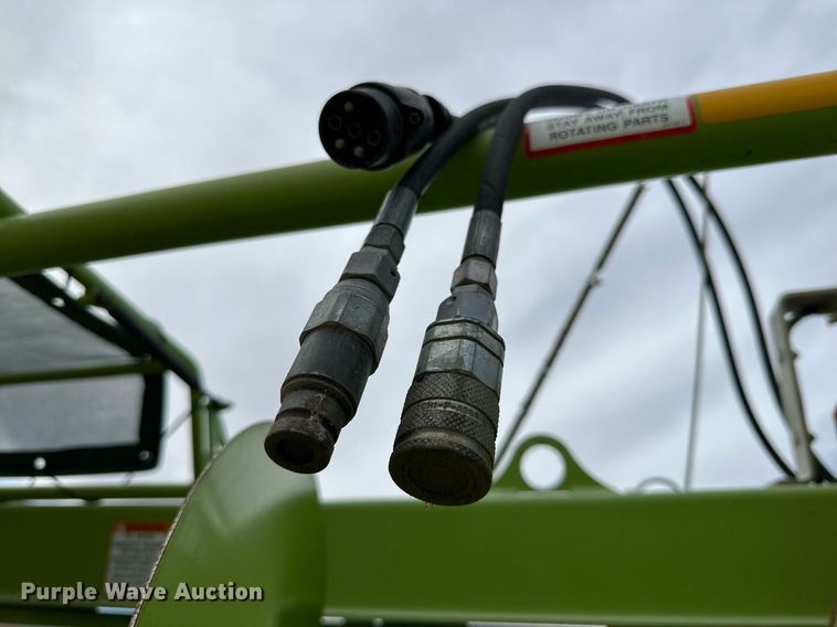 image for item DQ1548 2015 Claas 380 I35  pickup head
