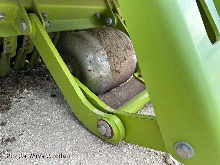 image for item DQ1548 2015 Claas 380 I35  pickup head