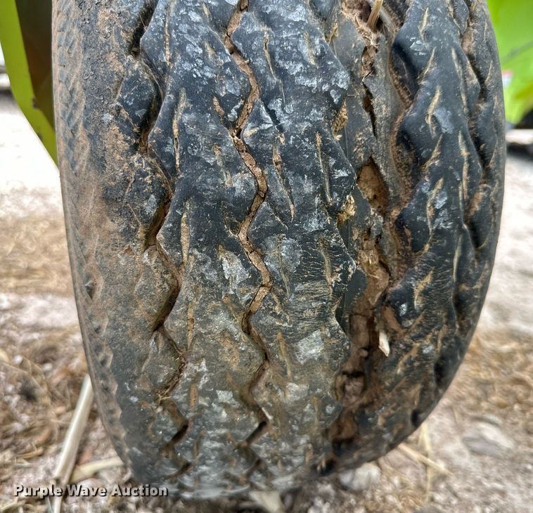 image for item DQ1548 2015 Claas 380 I35  pickup head