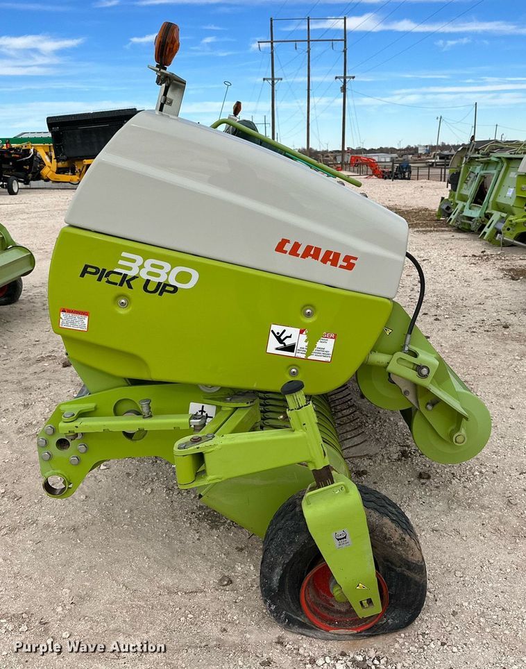 image for item DQ1549 2015 Claas 380 I35  pickup head