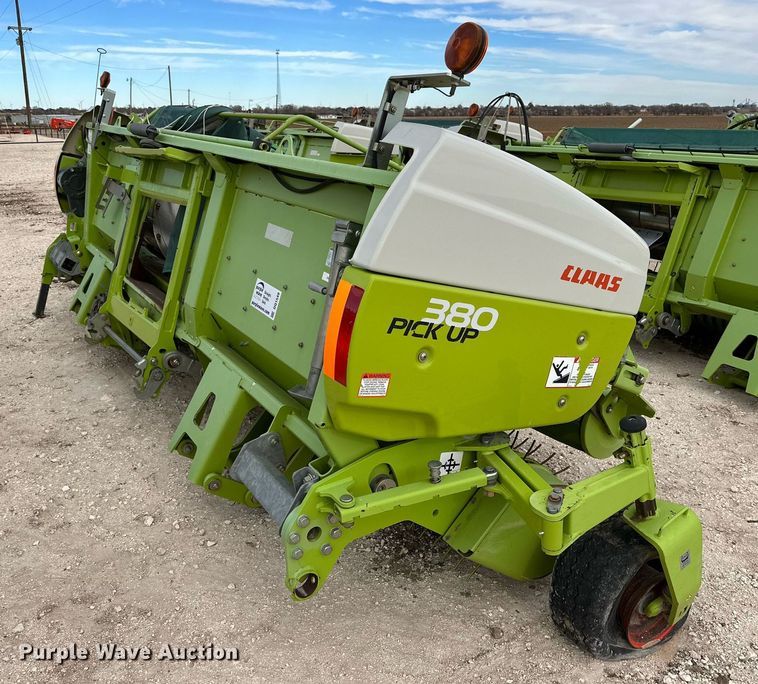 image for item DQ1549 2015 Claas 380 I35  pickup head