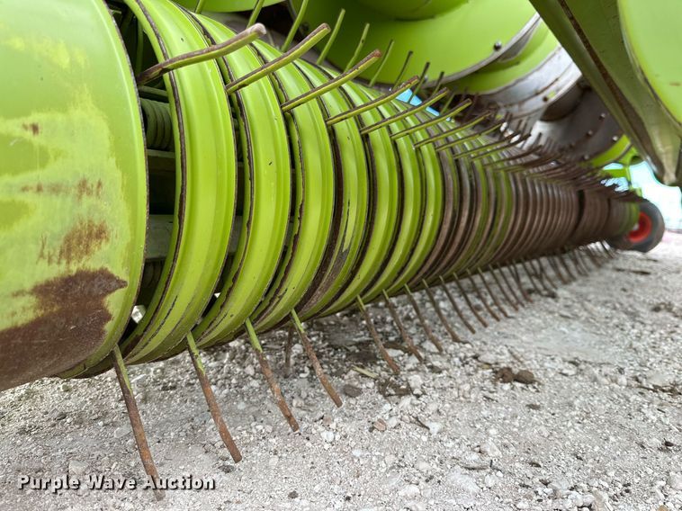 image for item DQ1549 2015 Claas 380 I35  pickup head