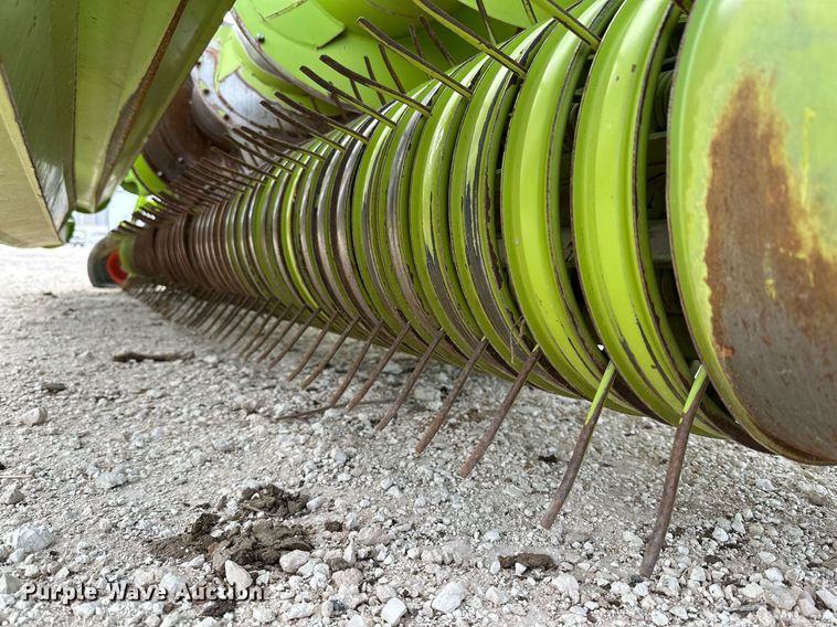 image for item DQ1549 2015 Claas 380 I35  pickup head