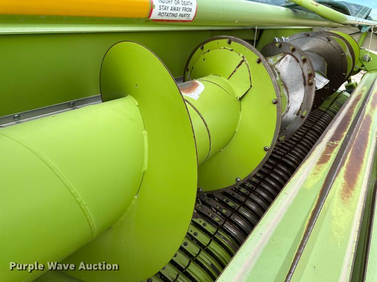 image for item DQ1549 2015 Claas 380 I35  pickup head