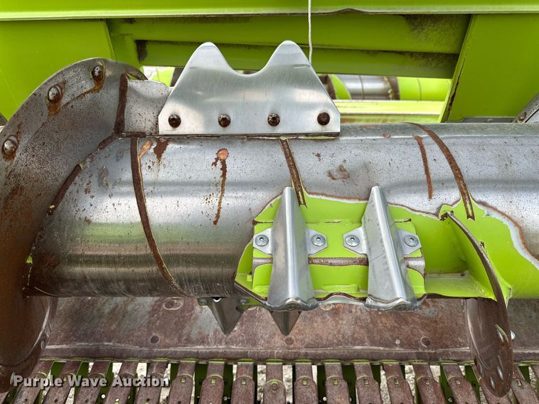 image for item DQ1549 2015 Claas 380 I35  pickup head