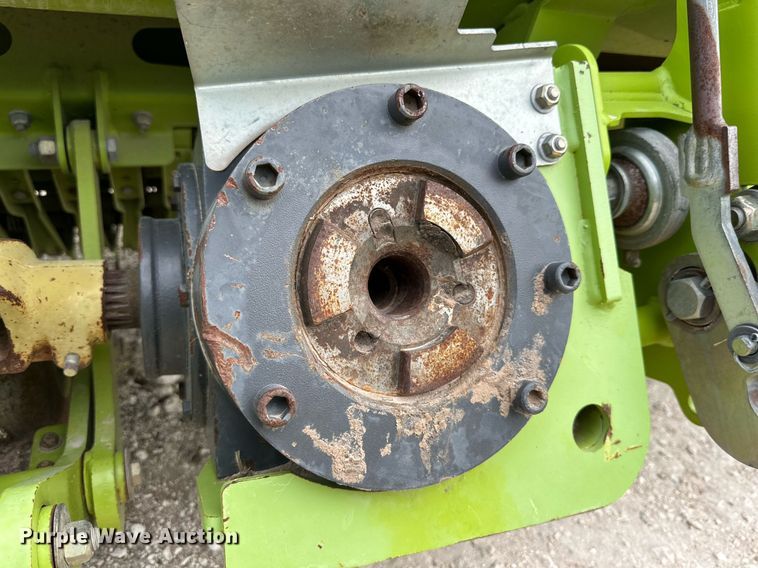 image for item DQ1549 2015 Claas 380 I35  pickup head