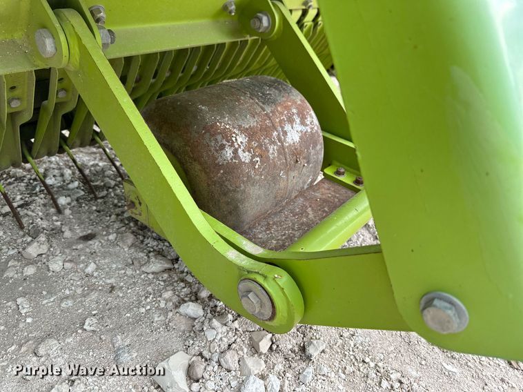 image for item DQ1549 2015 Claas 380 I35  pickup head