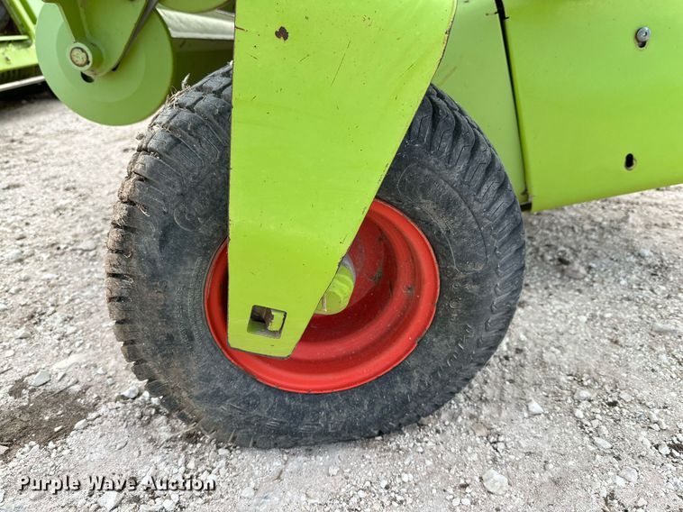 image for item DQ1549 2015 Claas 380 I35  pickup head