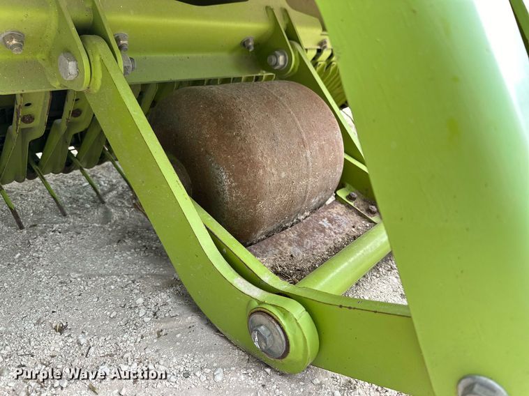 image for item DQ1550 2014 Claas 380 I35  pickup head