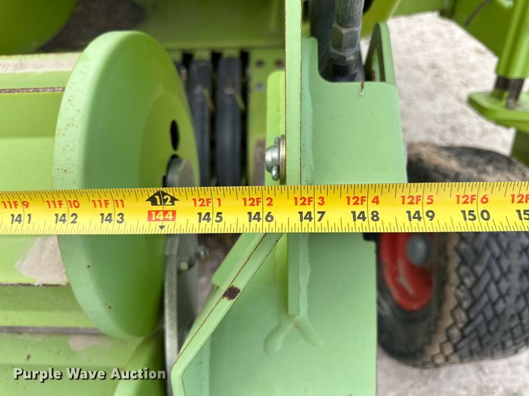 image for item DQ1550 2014 Claas 380 I35  pickup head