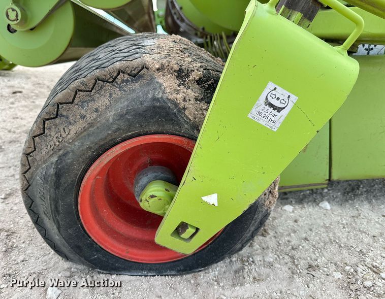 image for item DQ1550 2014 Claas 380 I35  pickup head