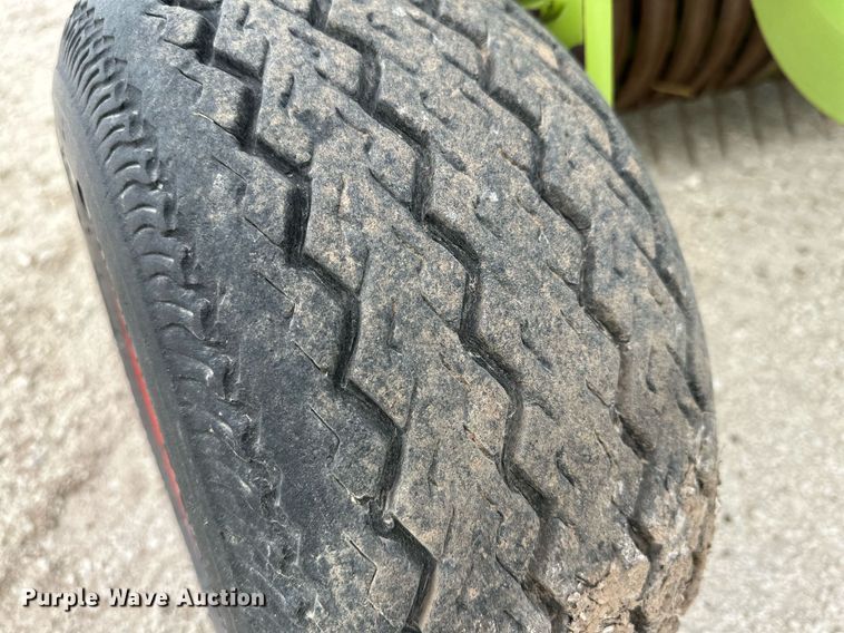 image for item DQ1550 2014 Claas 380 I35  pickup head