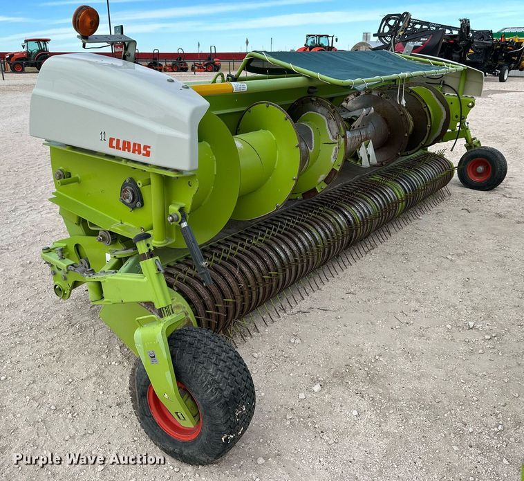 image for item DQ1551 2015 Claas 380 I35  pickup head