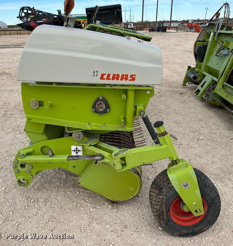 image for item DQ1551 2015 Claas 380 I35  pickup head