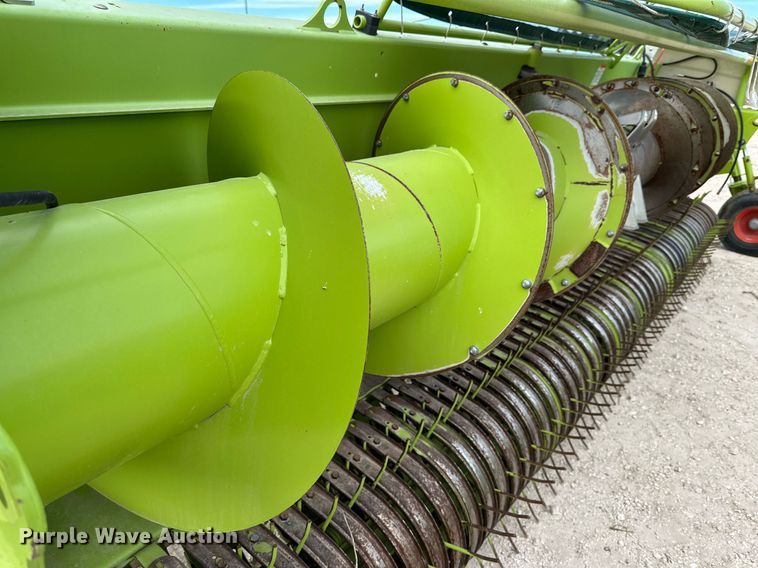 image for item DQ1551 2015 Claas 380 I35  pickup head