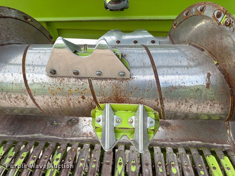 image for item DQ1551 2015 Claas 380 I35  pickup head