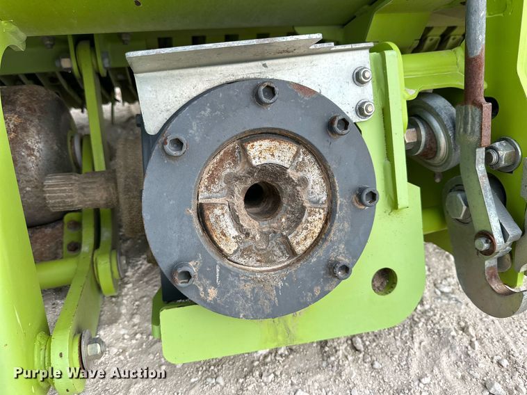image for item DQ1551 2015 Claas 380 I35  pickup head