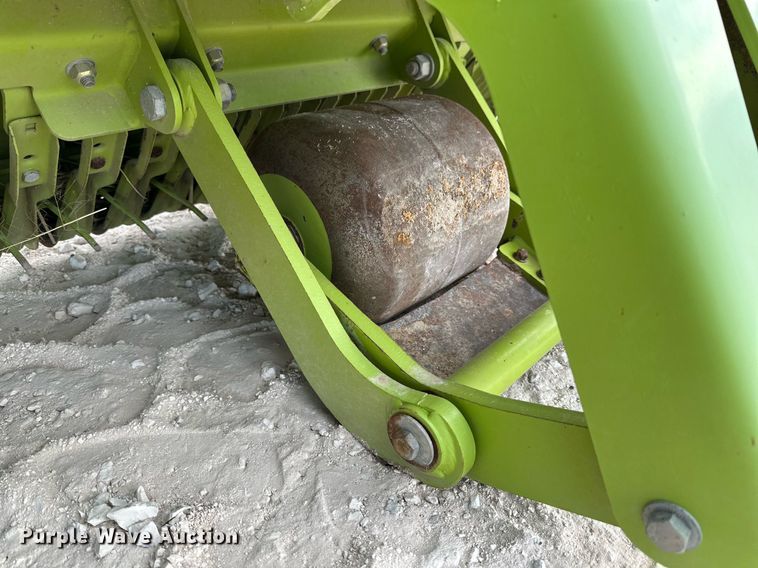 image for item DQ1551 2015 Claas 380 I35  pickup head