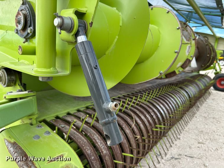 image for item DQ1551 2015 Claas 380 I35  pickup head