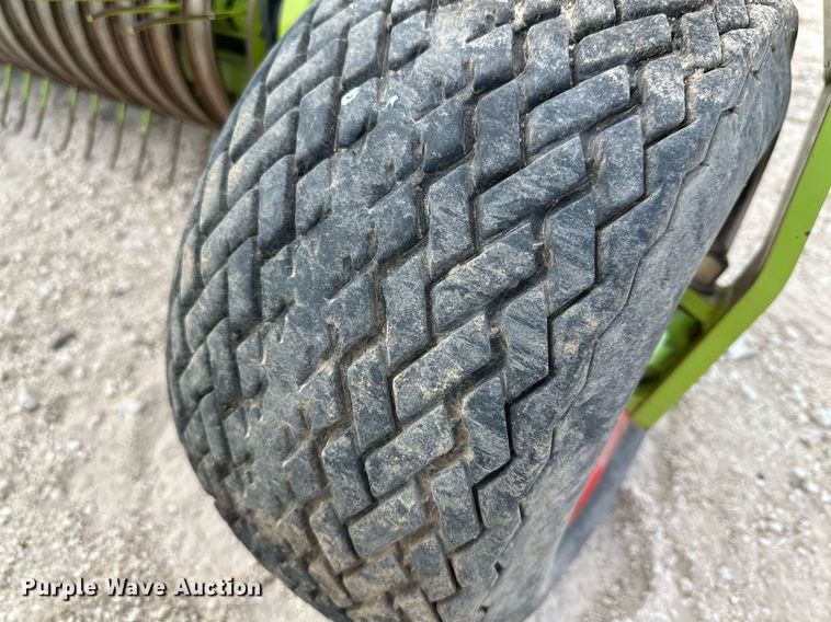 image for item DQ1551 2015 Claas 380 I35  pickup head