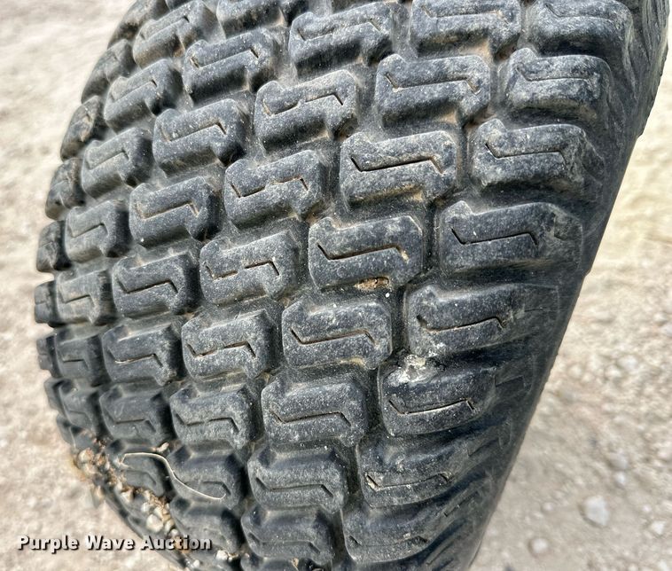 image for item DQ1551 2015 Claas 380 I35  pickup head