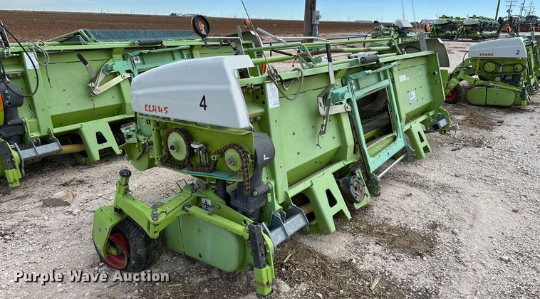 image for item DQ1552 2013 Claas 906  pickup head