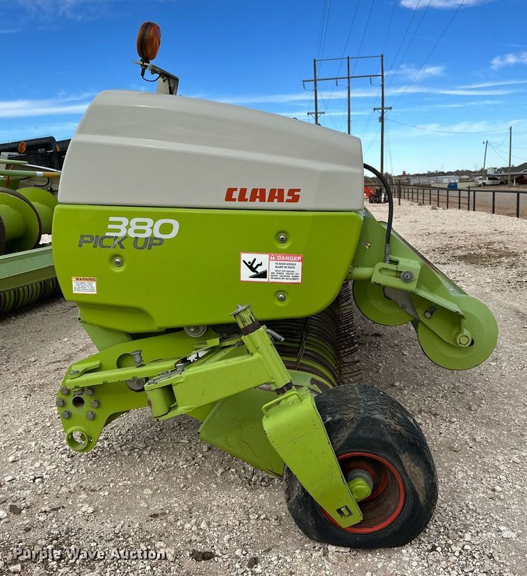 image for item DQ1553 2013 Claas 380 906  pickup head