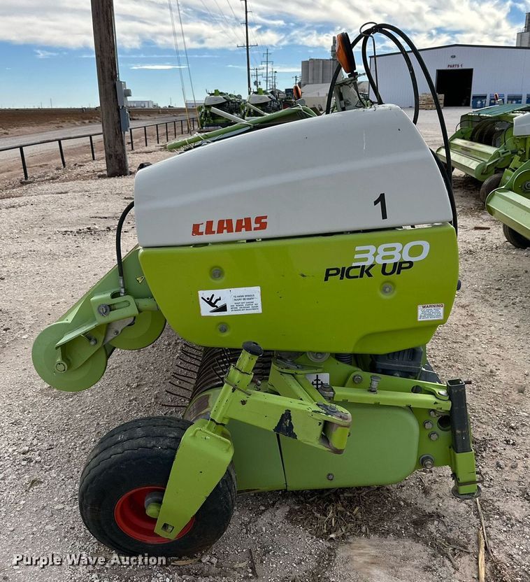 image for item DQ1553 2013 Claas 380 906  pickup head