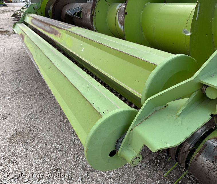 image for item DQ1553 2013 Claas 380 906  pickup head
