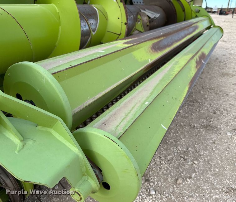 image for item DQ1553 2013 Claas 380 906  pickup head