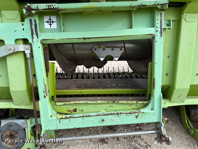 image for item DQ1553 2013 Claas 380 906  pickup head