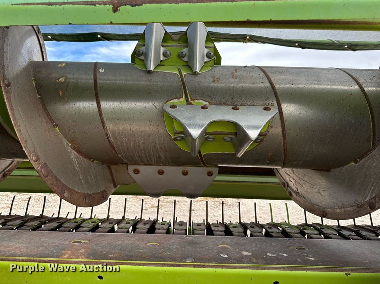 image for item DQ1553 2013 Claas 380 906  pickup head