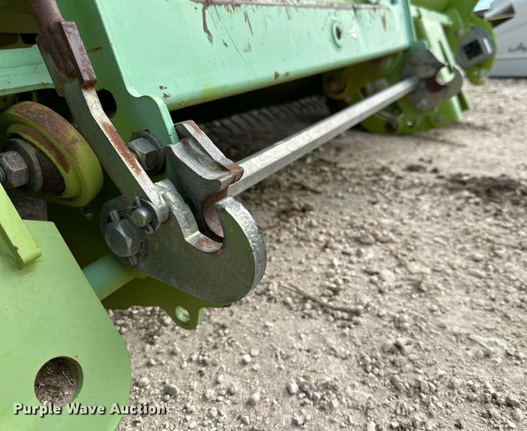 image for item DQ1553 2013 Claas 380 906  pickup head