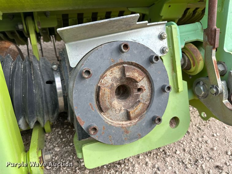 image for item DQ1553 2013 Claas 380 906  pickup head