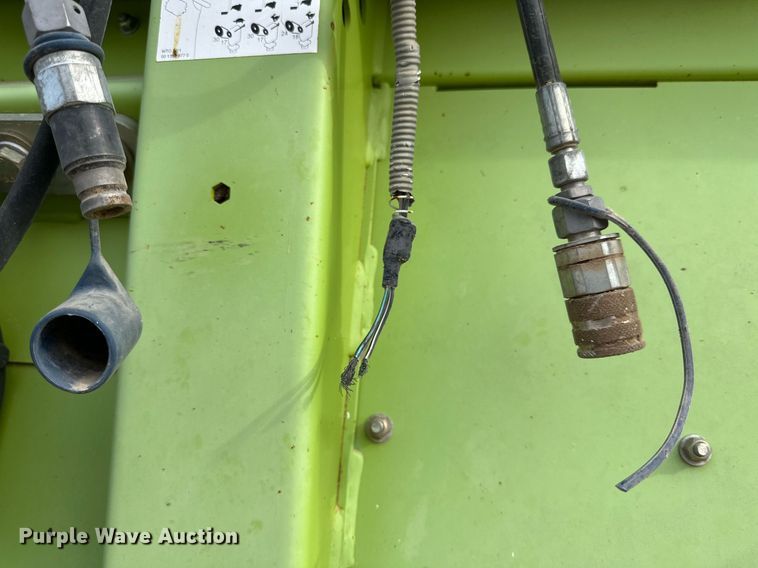 image for item DQ1553 2013 Claas 380 906  pickup head